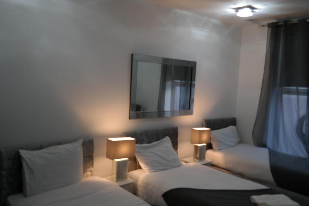 Mollet House room 4